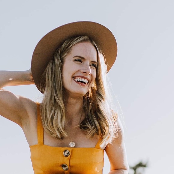 Meet your Posher, Nina - Picture 1 of 1